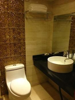 South Ninghua Kai Apartment Hotel Nanning Bagian luar foto